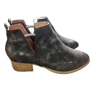 EUC‎ Arider Girl Gray Silver Highlights Super Cute V-Cut Booties Size 9